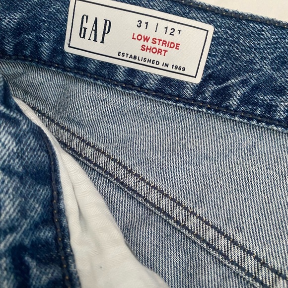 GAP Distressed Blue Jean Shorts - Picture 5 of 8